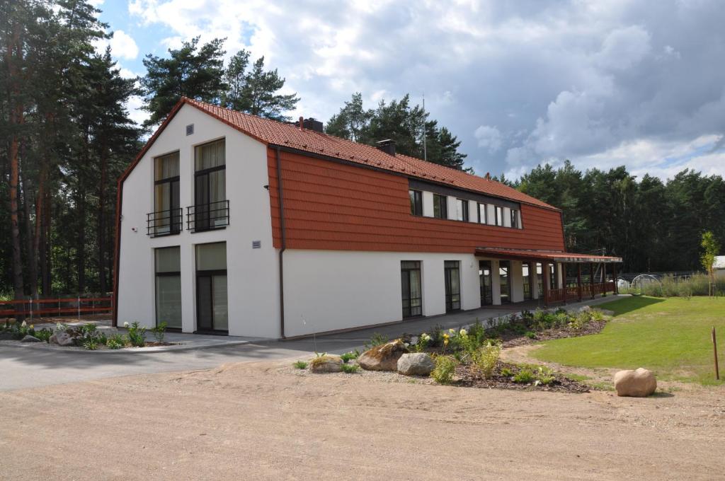 Kamanos
