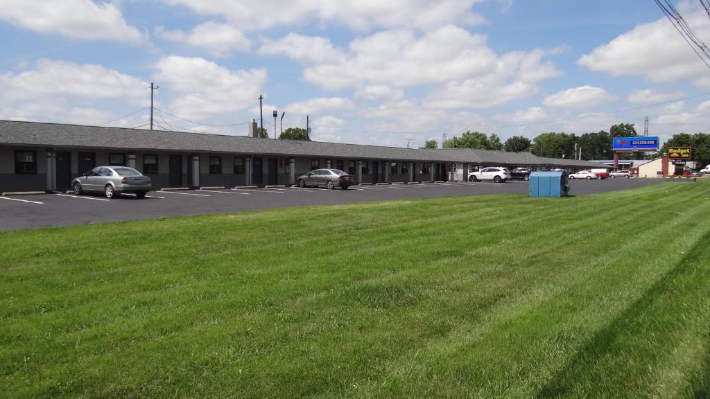 Budget Inn Columbus photo