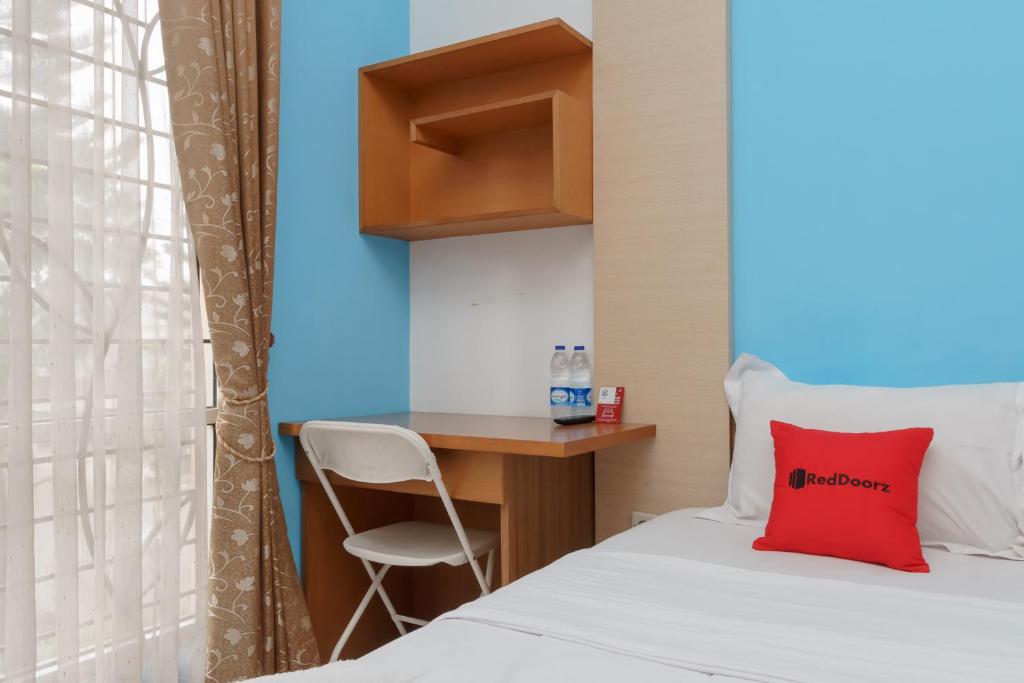 RedDoorz Syariah Plus Wisma Bougenville Karawaci Tangerang 