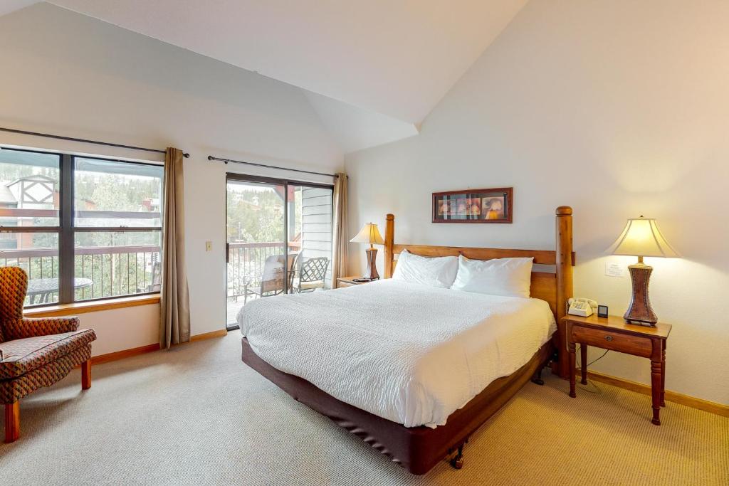 River Mountain Lodge II photo