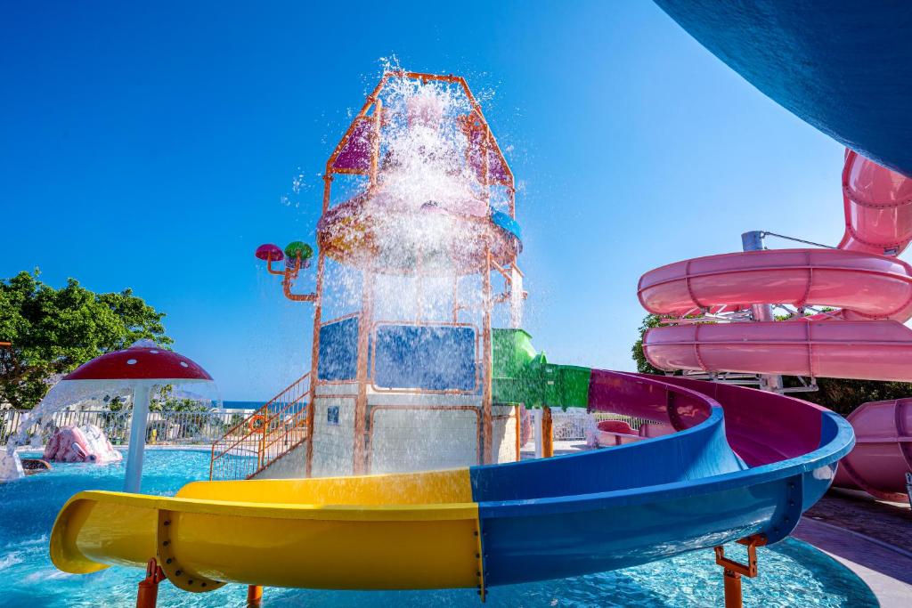 Georgioupolis Resort & Aqua Park — Swimming pool in Georgioupolis