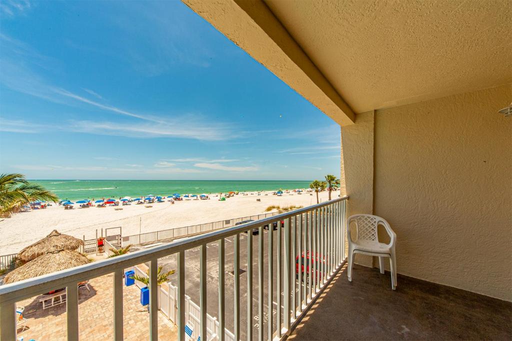 Ocean Views - Updated 3/2 - Beach Place #207, St Pete Beach