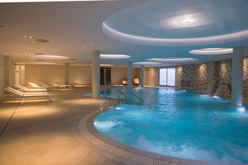 Gran Sagitario — Swimming pool in Santandria, Balearic Islands