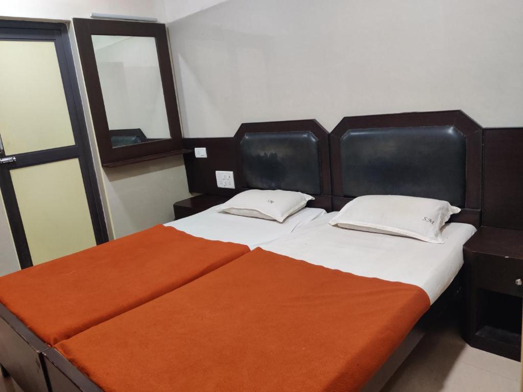Hotel Sarada Nivas photo