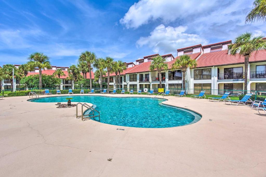Nautical Edgewater Resort Condo - Walk to Beaches! photo