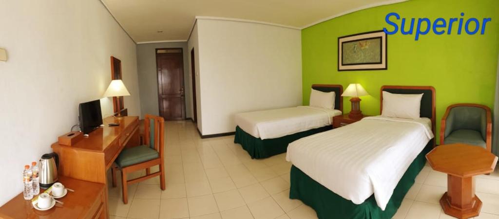 Whiz Capsule Hotel Grand Bromo photo