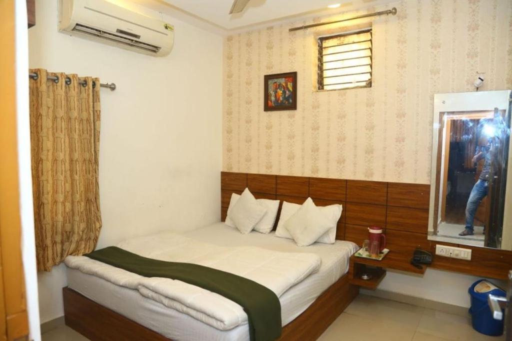 HOTEL KHUSHI PALACE — Hotel in Ahmedabad