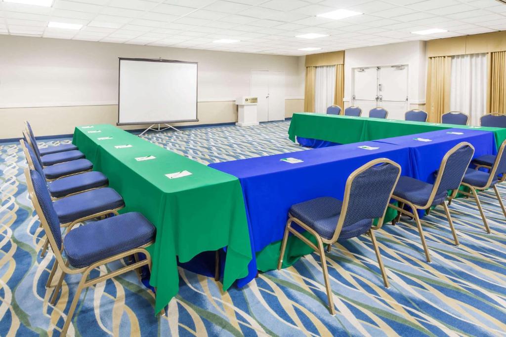 Wyndham Garden San Diego Near Seaworld Photo 33