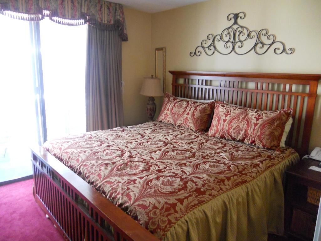 Oak Square 201, Gatlinburg