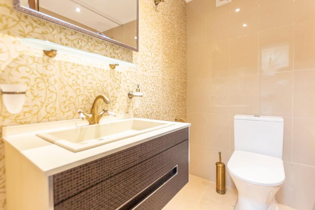 Benal Beach Studio - Self Check-In - Steps from Benalmádena Costa Beach - 4