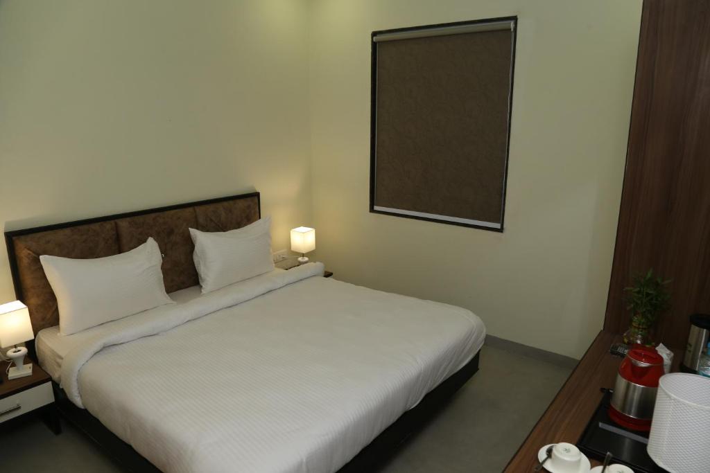 Vijay Vilas Hotel & Convention Hall photo