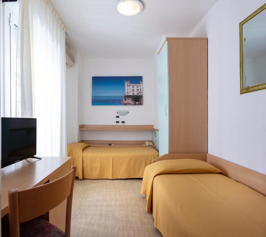 Családi szoba közös használatú fürdőszobával