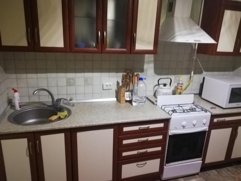 Купить квартиру аксай заводская. Квартиры в аксай в рост. Ростов на дону ул таганрогская 31. Аксай ростов снять квартиру. Авито ростов-на-дону аксай снять.