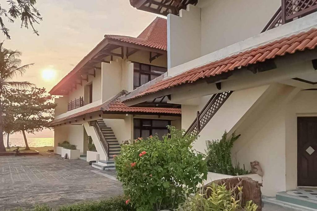 レッドドアーズ プラス ニア トゥグ メルクスアル アニエル (RedDoorz Plus near Tugu Mercusuar Anyer) 館内設備