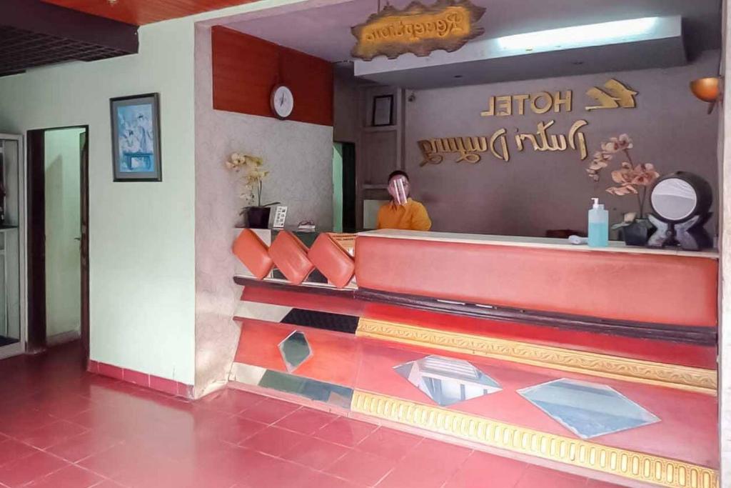 レッドドアーズ プラス ニア トゥグ メルクスアル アニエル (RedDoorz Plus near Tugu Mercusuar Anyer)