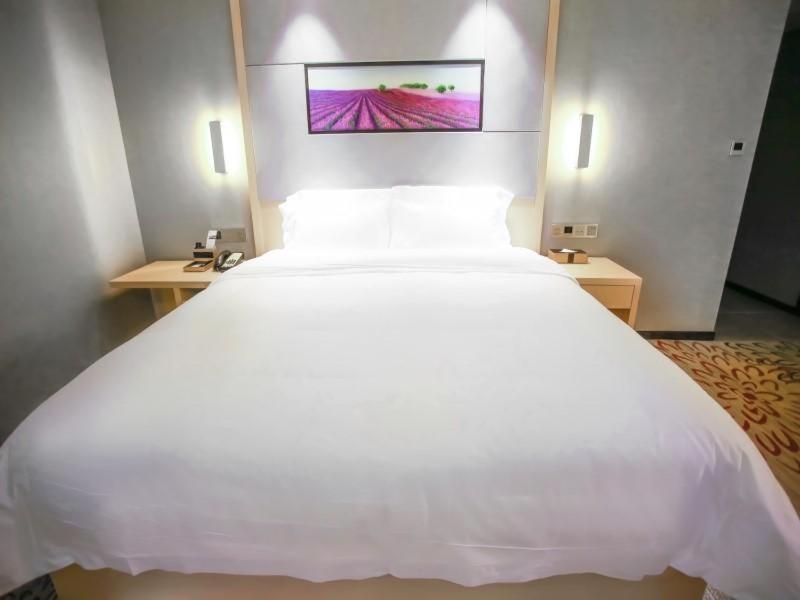 Lavande Hotel Nanchang Bayi Square Metro Station photo