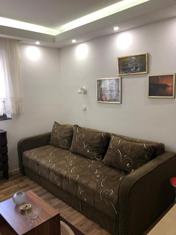 Sunny Hill Apartments - Vila Yeti - 3