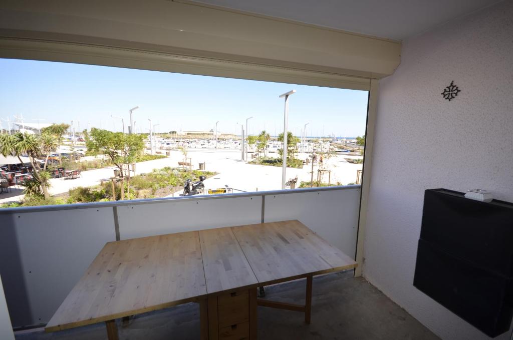 STUDIO VUE PORT ET MER - 2