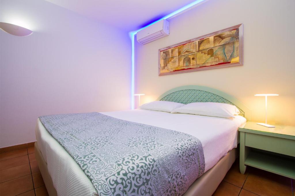 Bungalows Velázquez — Hotel rooms in Puerto del Carmen, Canary Islands
