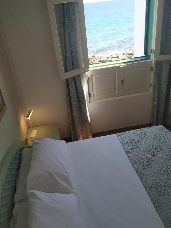 Bungalows Velázquez — Hotel rooms in Puerto del Carmen, Canary Islands