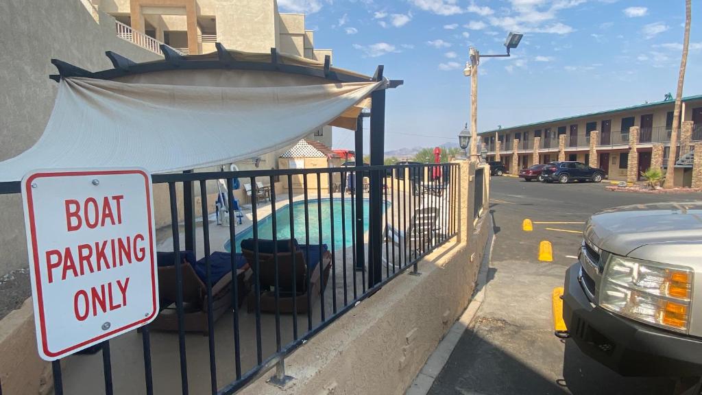 スイミングプール