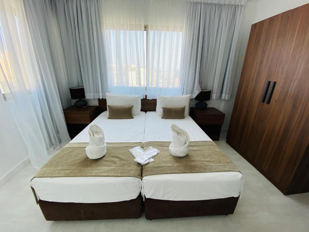 Eleonora Hotel Apartments photo