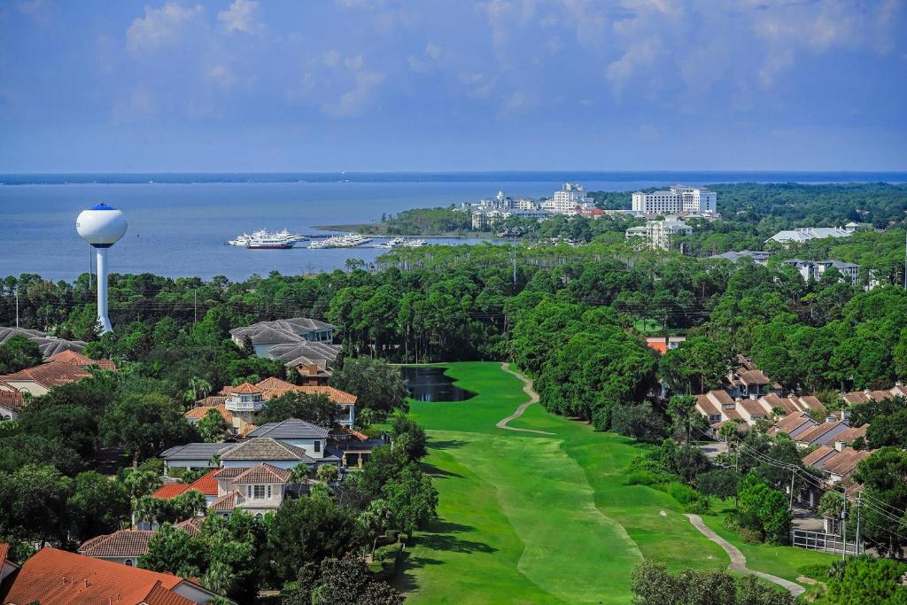 Luau I 79057, Destin