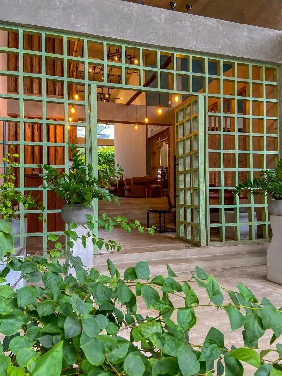 Coza Ceylon, hotel in Mount Lavinia