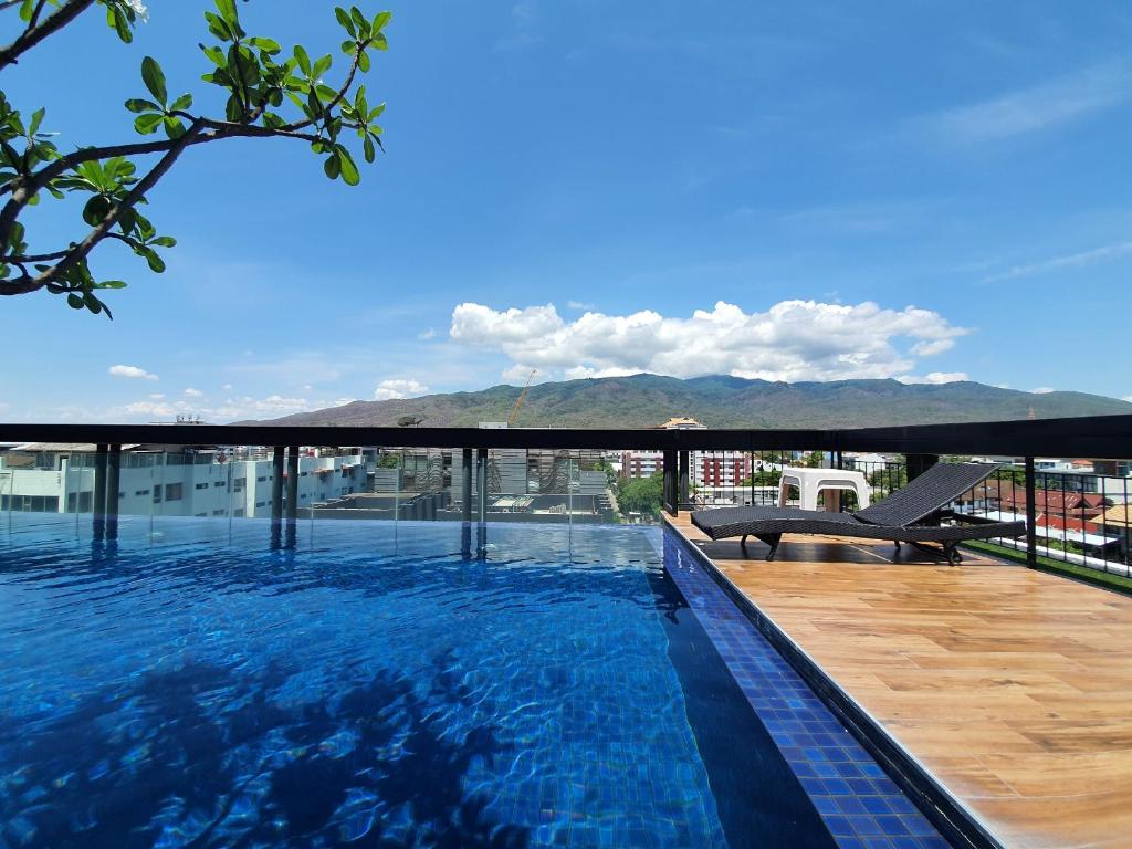 Stay Nimmanhemin Center with Rooftop Pool 309NM, Čiang Mai
