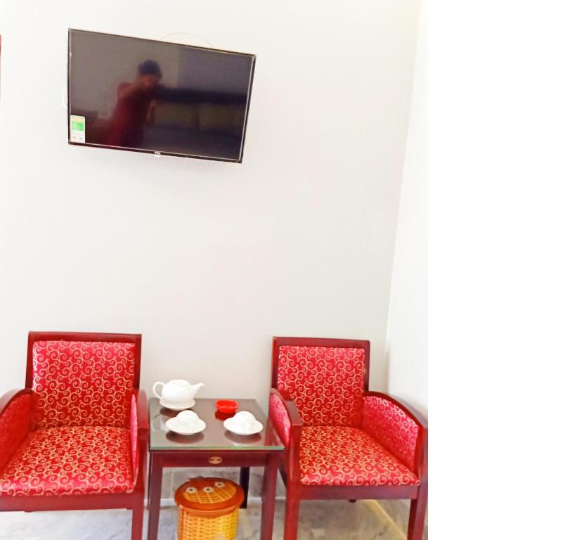 KHÁCH SẠN DUY NHẤT