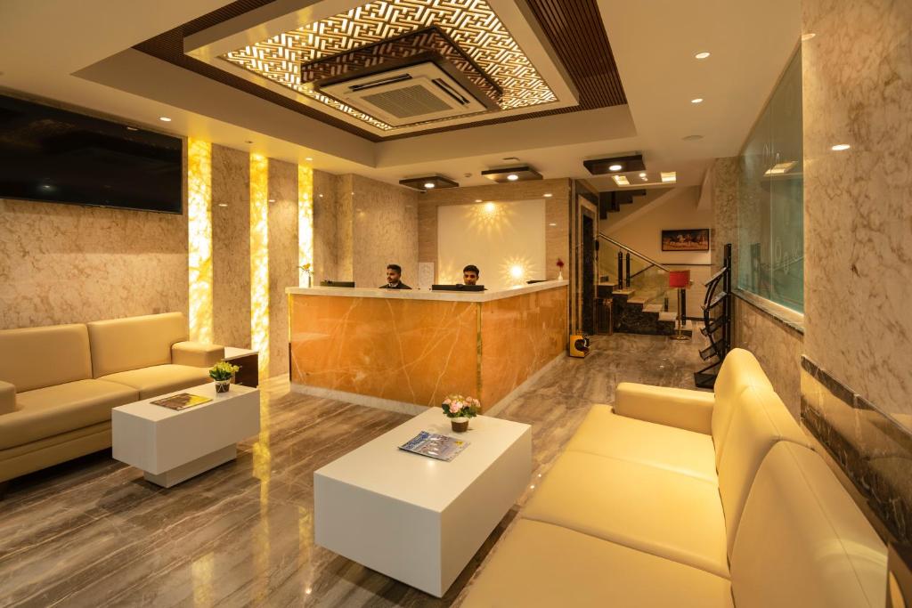 ヴァヌサ レジデンシー (Vanusa Residency) 外観