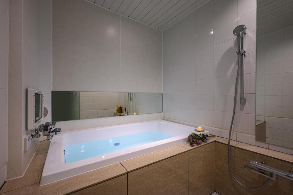 2. ホテル シードッ..