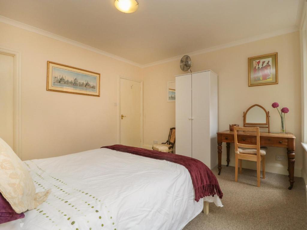 1 Abbey Court photo