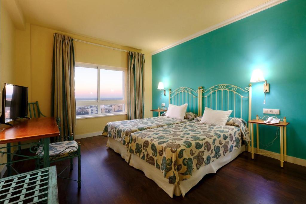 Hotel Guadalquivir - 4
