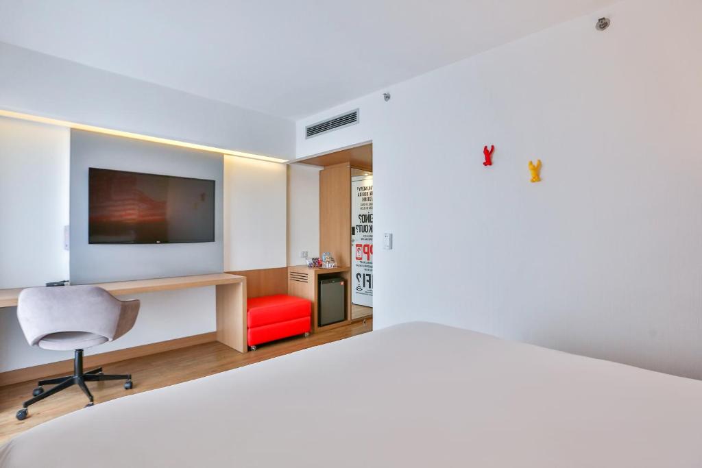 Radisson RED Campinas photo