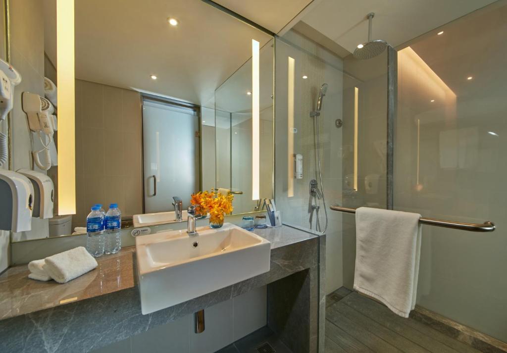 Holiday Inn Express Nantong Textile City photo