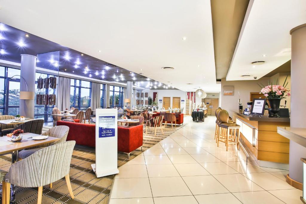 Holiday Inn Express Sandton-Woodmead Photo 33