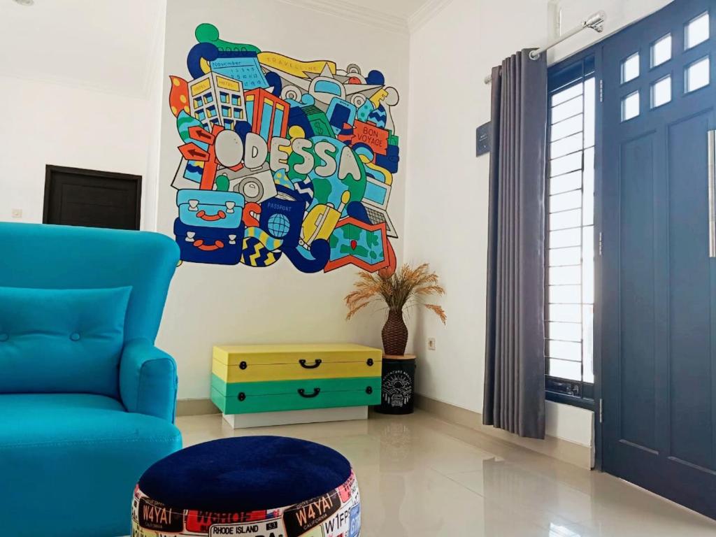 Odessa 2 - Four spacious family room with en-suite and balcony — Hotel in Yogyakarta