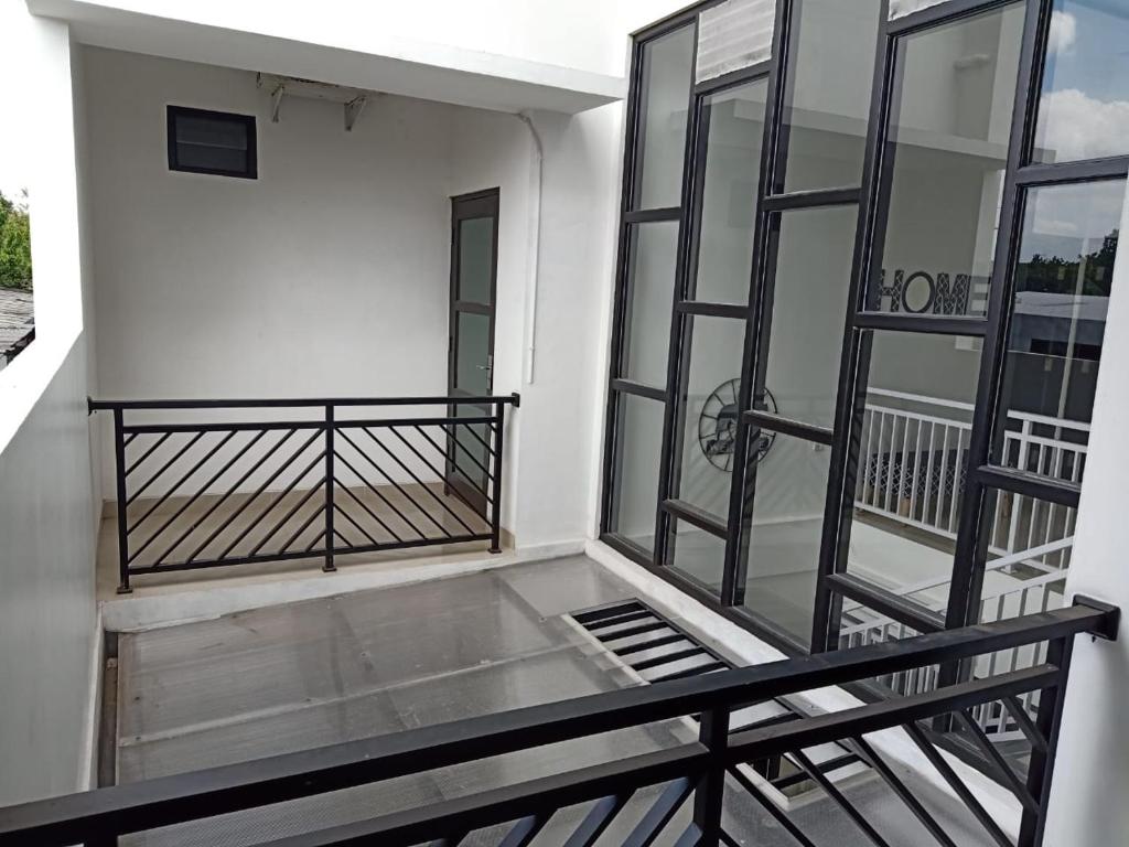 Odessa 2 - Four spacious family room with en-suite and balcony photo