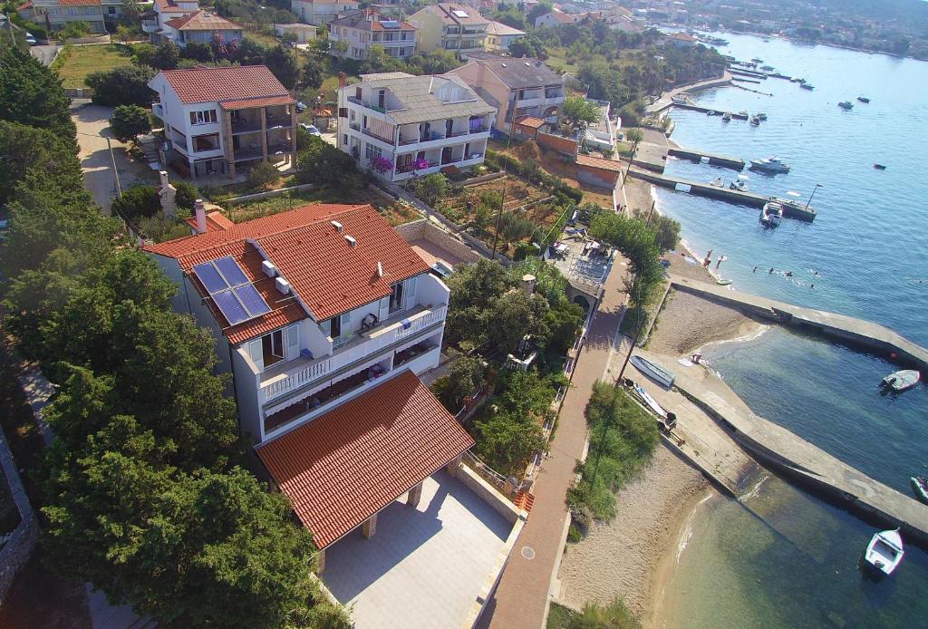 Apartments Anita 2 — Hotel in Rab