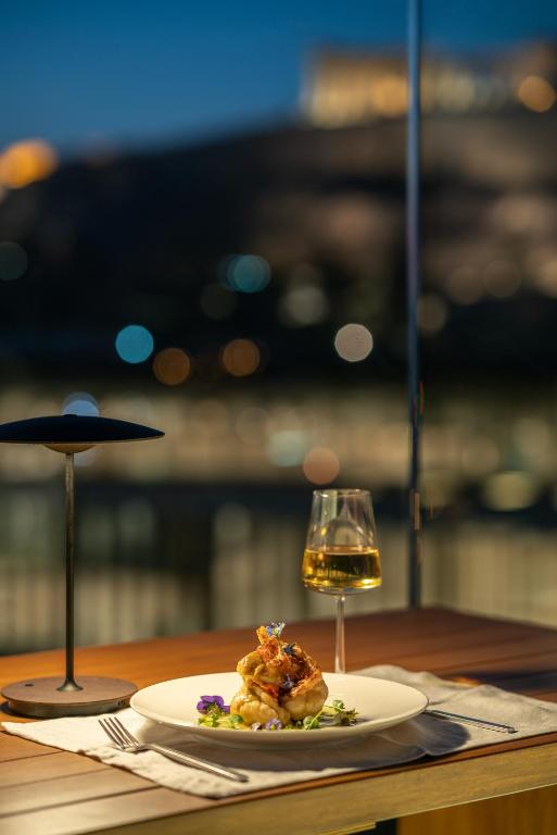 Hotel Dining