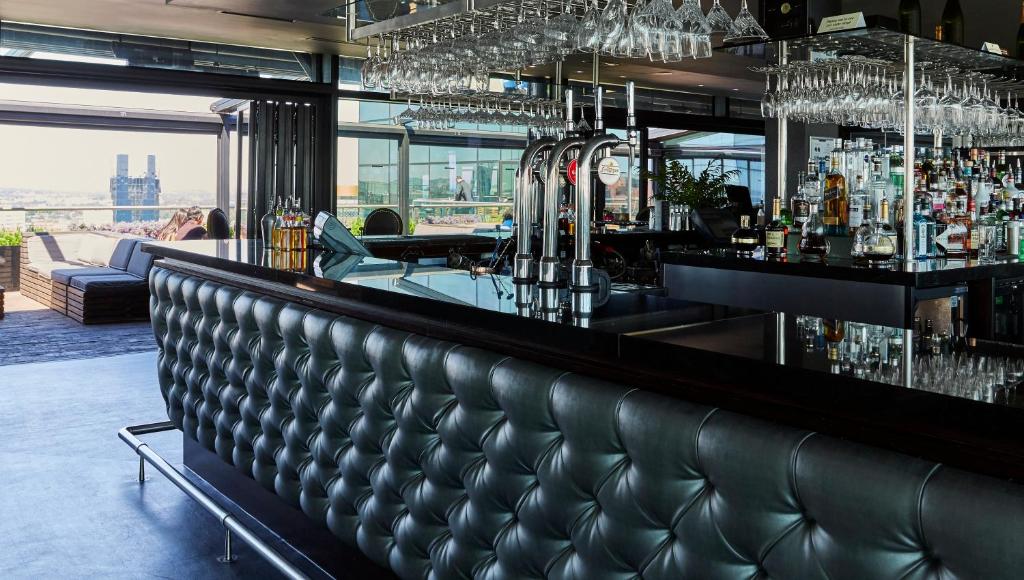 Bar/lounge