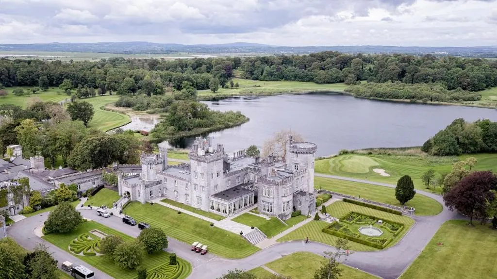 Dromoland Castle, hotel in Newmarket on Fergus