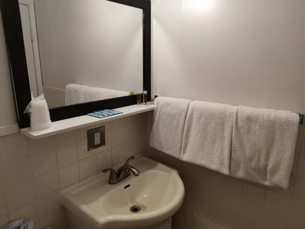 Pemberton Hotel (Motel) photo