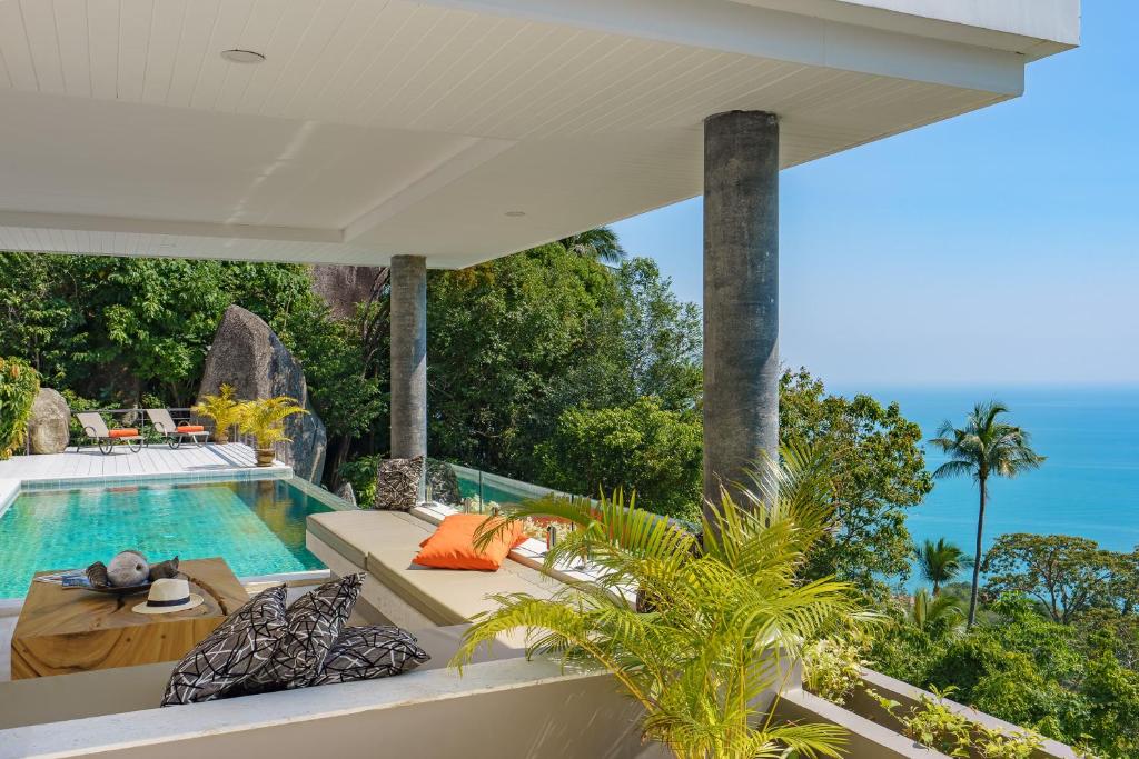 Luxury SeaView Villa -Double Infinity Pools-20 Persons photo