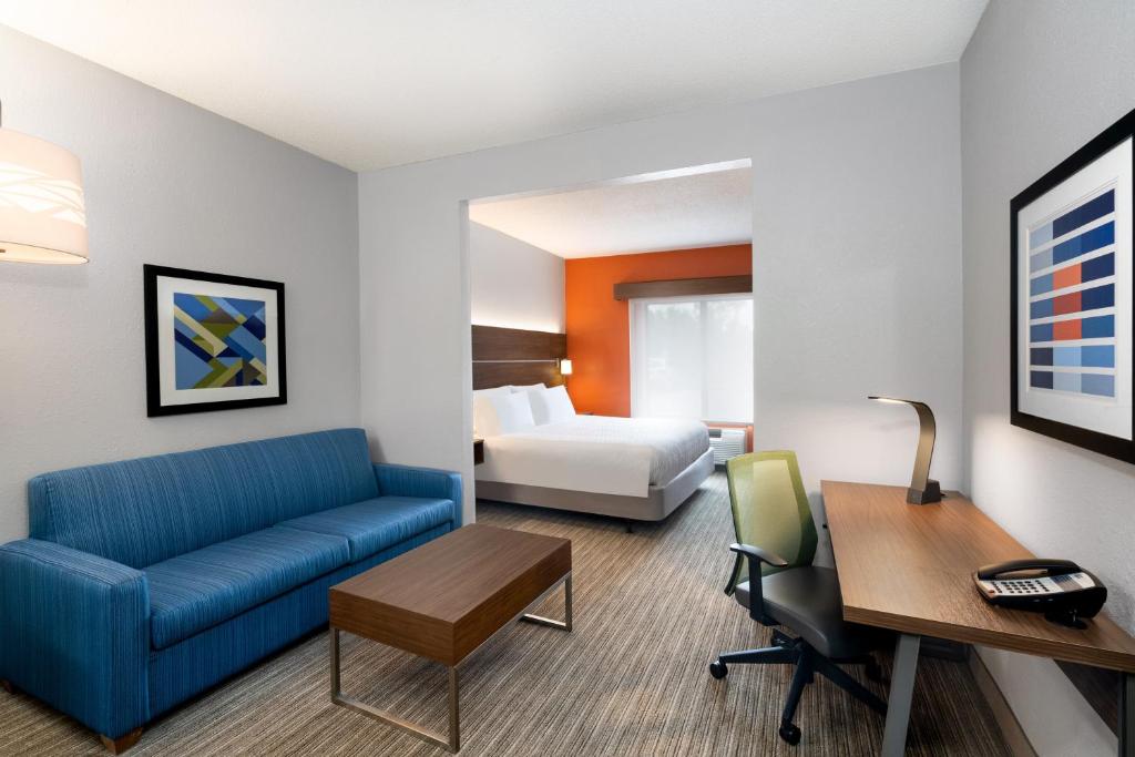 Holiday Inn Express & Suites Tell City photo