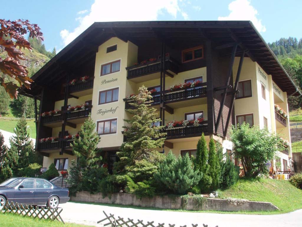Pension Trojerhof - 4