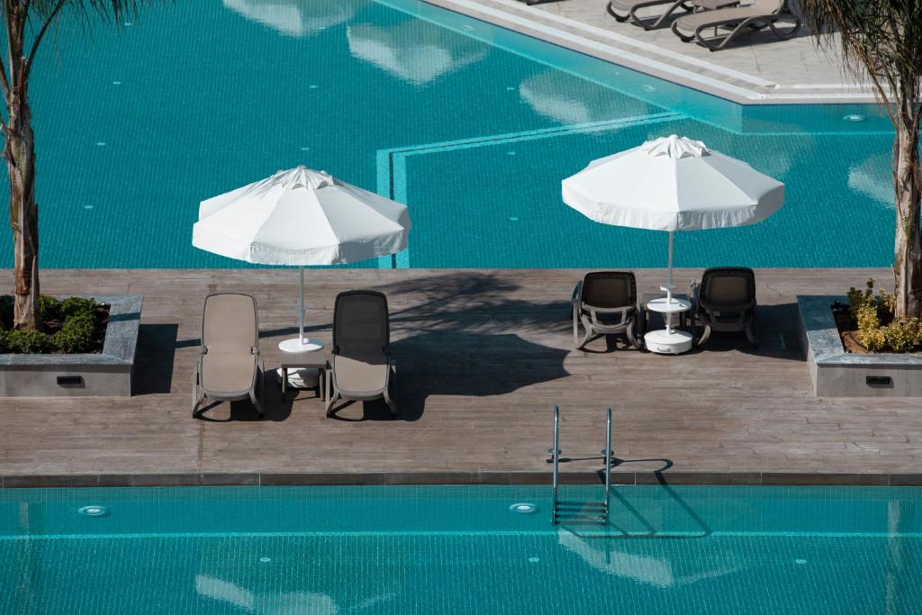 スイミングプール