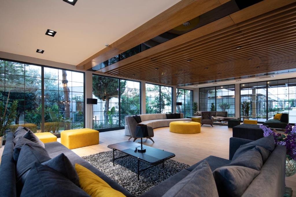 Green Garden Resort フロント・ロビー