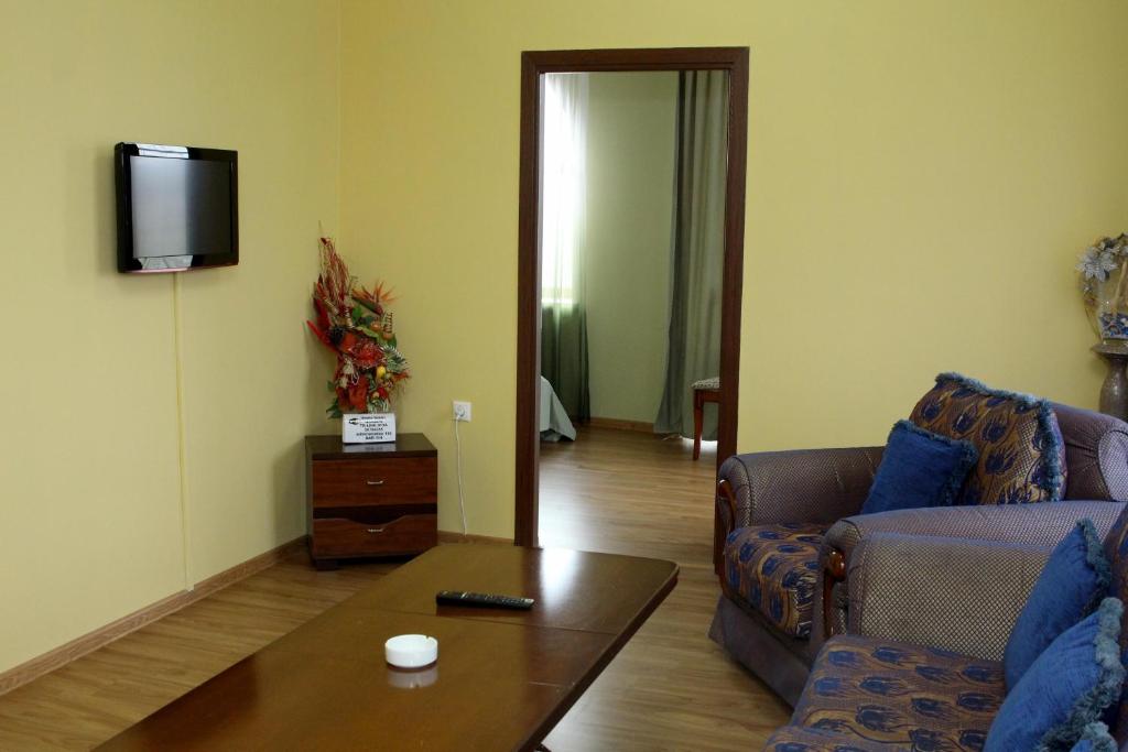 Golden Apricot photo